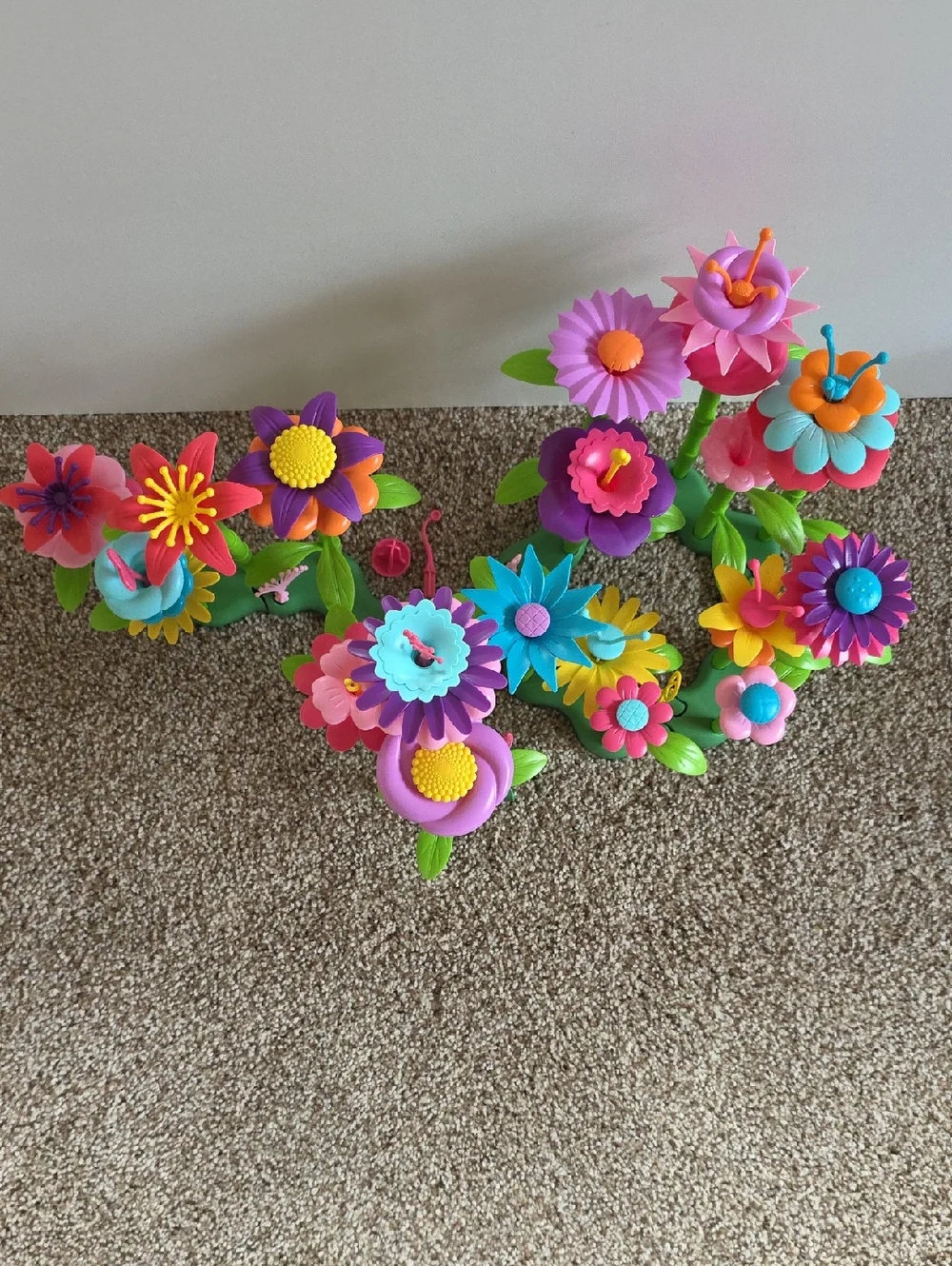 Colorful Interlocking Toy Flower Garden - Building Connectors